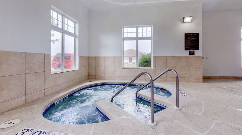 <b>Comfort Inn Pool</b>. Images powered by <a href="https://iceportal.shijigroup.com/" title="IcePortal" target="_blank">IcePortal</a>.