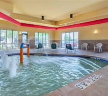 Comfort Suites Oshkosh West Pool