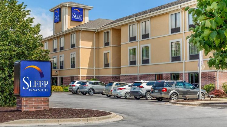 Sleep Inn and Suites Milwaukee Airport Exterior