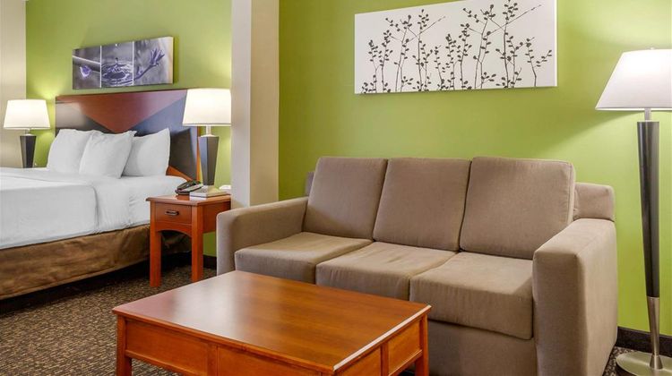 Sleep Inn and Suites Milwaukee Airport Suite