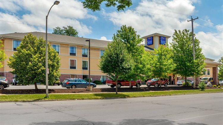Sleep Inn and Suites Milwaukee Airport Exterior