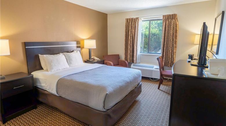 <b>Quality Inn and Suites Room</b>. Images powered by <a href="https://iceportal.shijigroup.com/" title="IcePortal" target="_blank">IcePortal</a>.