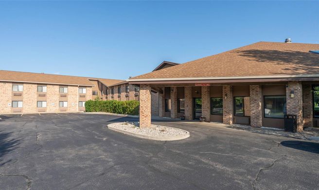 Quality Inn and Suites Exterior