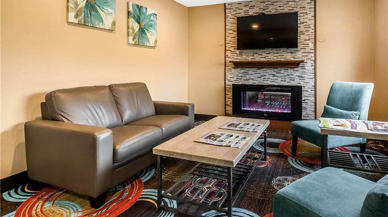 <b>Quality Inn Janesville Lobby</b>. Images powered by <a href="https://iceportal.shijigroup.com/" title="IcePortal" target="_blank">IcePortal</a>.