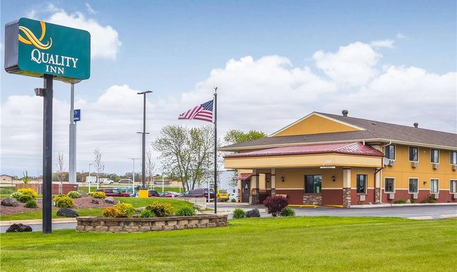 Quality Inn Janesville Exterior