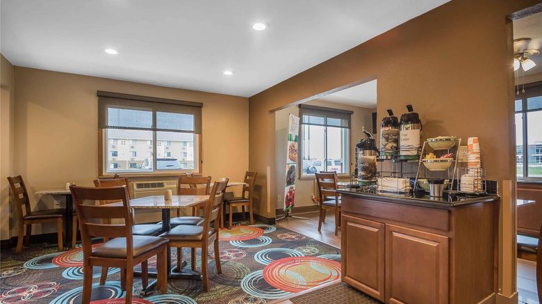 <b>Quality Inn Janesville Restaurant</b>. Images powered by <a href="https://iceportal.shijigroup.com/" title="IcePortal" target="_blank">IcePortal</a>.