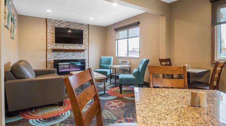 <b>Quality Inn Janesville Lobby</b>. Images powered by <a href="https://iceportal.shijigroup.com/" title="IcePortal" target="_blank">IcePortal</a>.