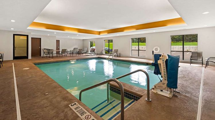 Comfort Suites Pool