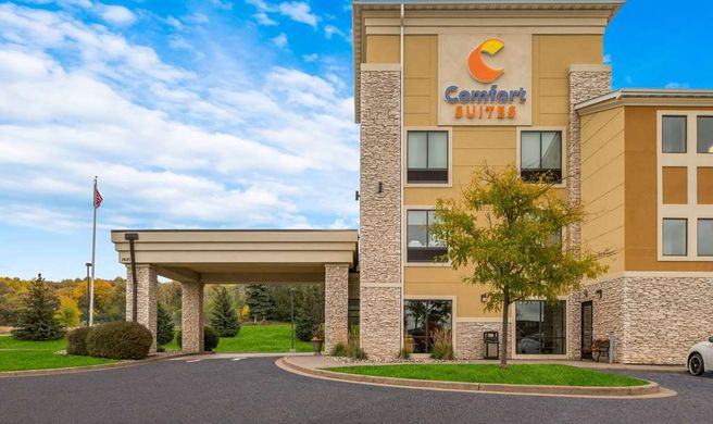Comfort Suites Exterior