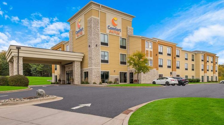 Comfort Suites Exterior