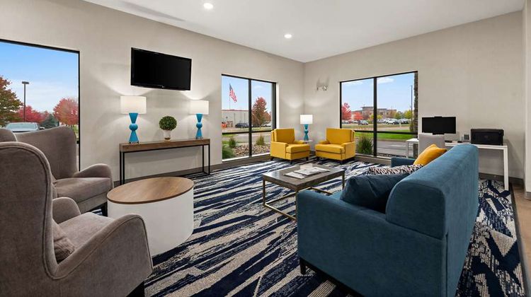 Comfort Suites Lobby