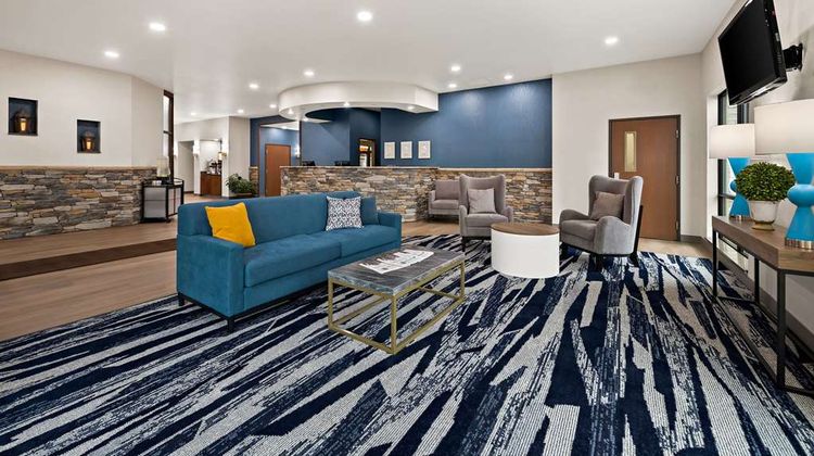 Comfort Suites Lobby