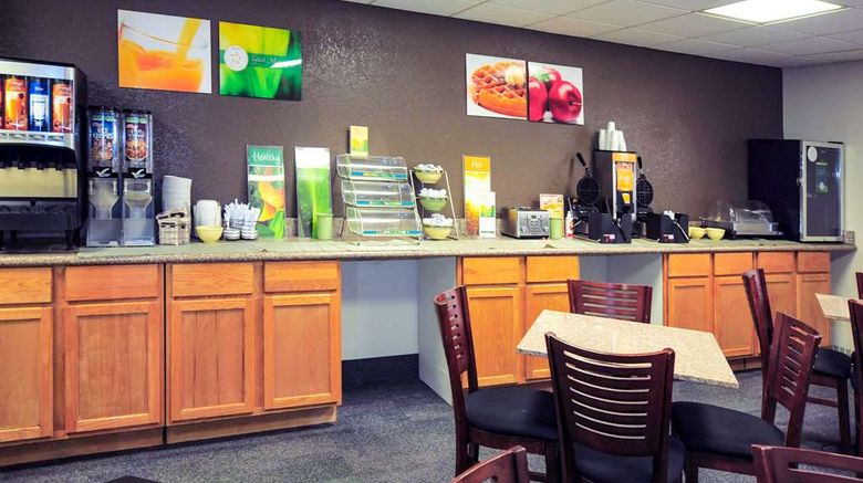 <b>Quality Inn, Green Bay Restaurant</b>. Images powered by <a href="https://iceportal.shijigroup.com/" title="IcePortal" target="_blank">IcePortal</a>.