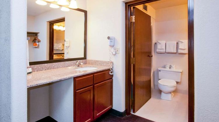Quality Inn, Green Bay Room