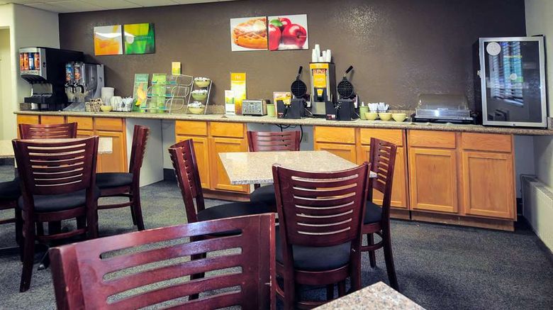 <b>Quality Inn, Green Bay Restaurant</b>. Images powered by <a href="https://iceportal.shijigroup.com/" title="IcePortal" target="_blank">IcePortal</a>.
