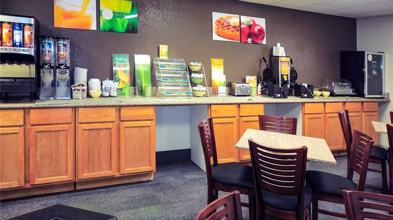 <b>Quality Inn, Green Bay Restaurant</b>. Images powered by <a href="https://iceportal.shijigroup.com/" title="IcePortal" target="_blank">IcePortal</a>.