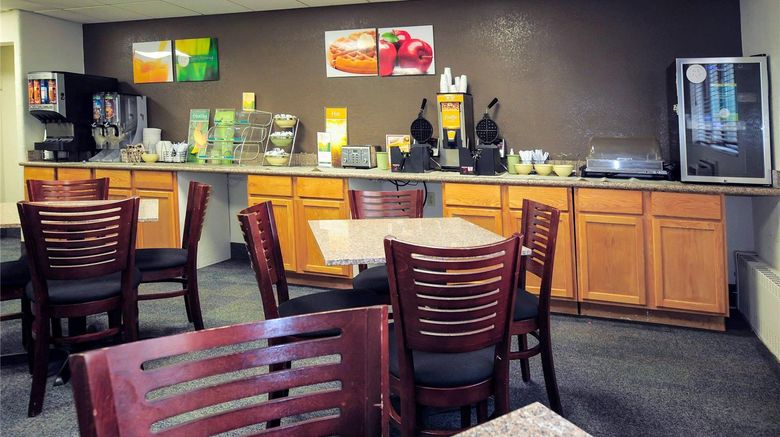 <b>Quality Inn, Green Bay Restaurant</b>. Images powered by <a href="https://iceportal.shijigroup.com/" title="IcePortal" target="_blank">IcePortal</a>.