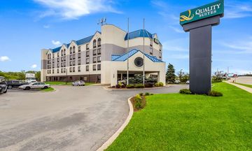 Quality Suites Milwaukee Airport