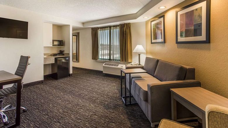 <b>Quality Suites Milwaukee Airport Suite</b>. Images powered by <a href="https://iceportal.shijigroup.com/" title="IcePortal" target="_blank">IcePortal</a>.