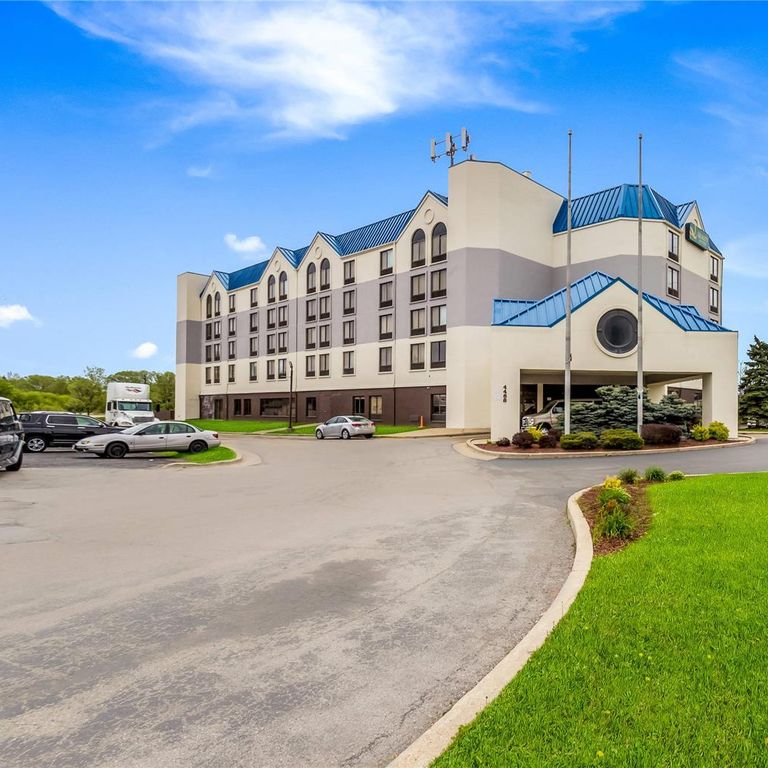 Quality Suites Milwaukee Airport