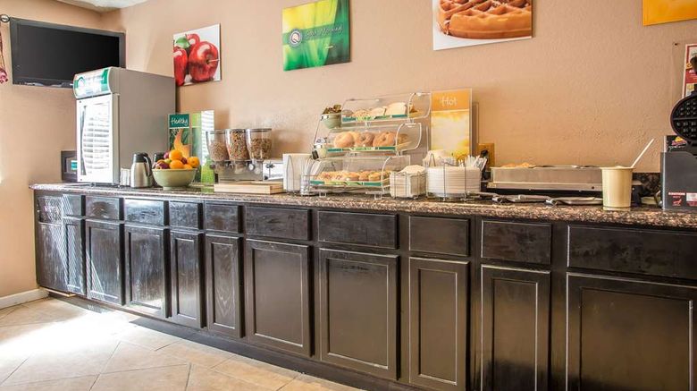 <b>Quality Inn and Suites West Bend Restaurant</b>. Images powered by <a href="https://iceportal.shijigroup.com/" title="IcePortal" target="_blank">IcePortal</a>.