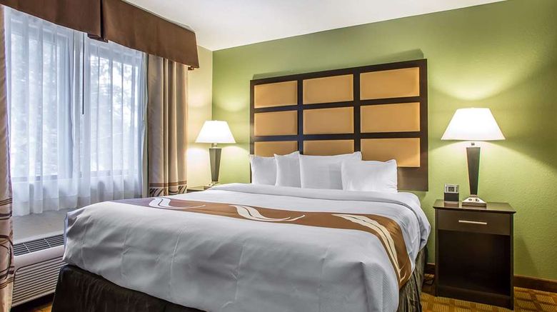 <b>Quality Inn & Suites Marinette Suite</b>. Images powered by <a href="https://iceportal.shijigroup.com/" title="IcePortal" target="_blank">IcePortal</a>.