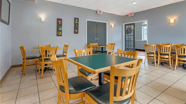 <b>Quality Inn Restaurant</b>. Images powered by <a href="https://iceportal.shijigroup.com/" title="IcePortal" target="_blank">IcePortal</a>.