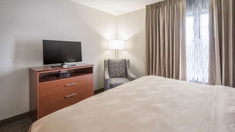 <b>Quality Inn & Suites Suite</b>. Images powered by <a href="https://iceportal.shijigroup.com/" title="IcePortal" target="_blank">IcePortal</a>.