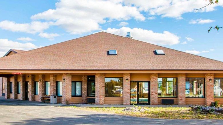 <b>Quality Inn & Suites Exterior</b>. Images powered by <a href="https://iceportal.shijigroup.com/" title="IcePortal" target="_blank">IcePortal</a>.