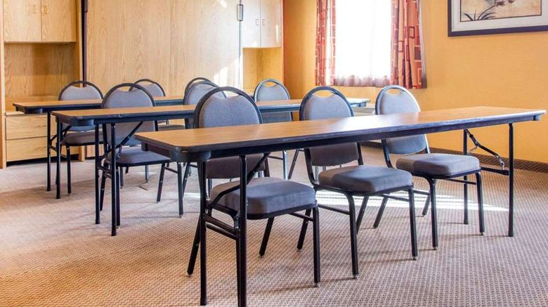 <b>Quality Inn & Suites Meeting</b>. Images powered by <a href="https://iceportal.shijigroup.com/" title="IcePortal" target="_blank">IcePortal</a>.