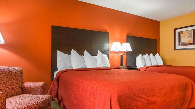 <b>Quality Inn & Suites Room</b>. Images powered by <a href="https://iceportal.shijigroup.com/" title="IcePortal" target="_blank">IcePortal</a>.