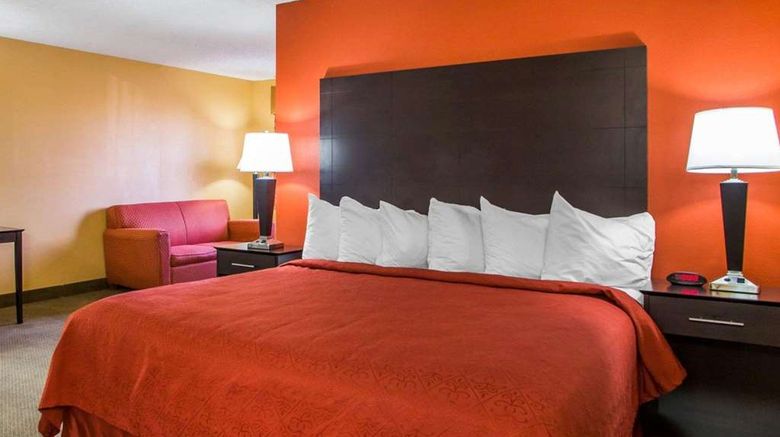 <b>Quality Inn & Suites Suite</b>. Images powered by <a href="https://iceportal.shijigroup.com/" title="IcePortal" target="_blank">IcePortal</a>.