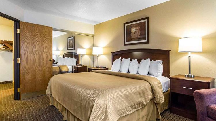 Quality Inn La Crosse North Suite