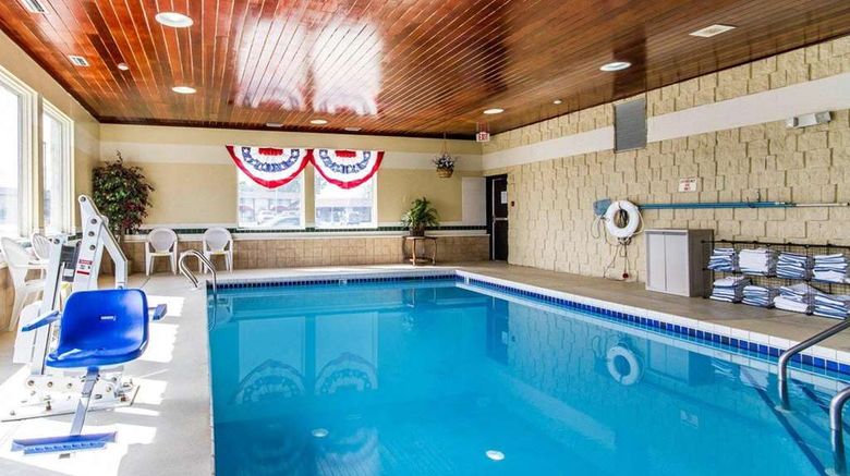 <b>Quality Inn La Crosse North Pool</b>. Images powered by <a href="https://iceportal.shijigroup.com/" title="IcePortal" target="_blank">IcePortal</a>.