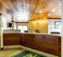 Quality Inn La Crosse North Lobby