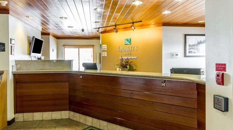 Quality Inn La Crosse North Lobby