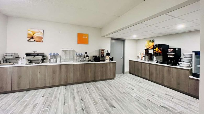 <b>Comfort Inn And Suites Beaver Dam Restaurant</b>. Images powered by <a href="https://iceportal.shijigroup.com/" title="IcePortal" target="_blank">IcePortal</a>.