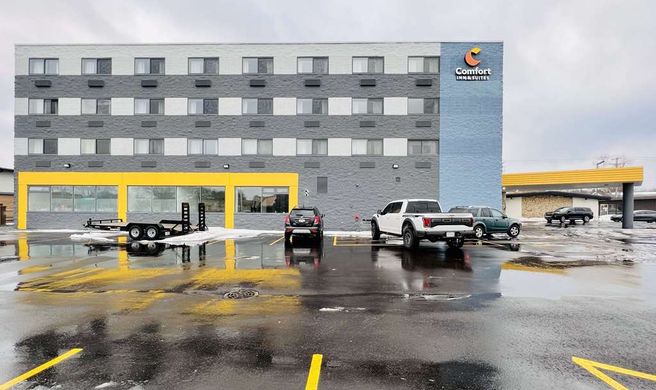 Comfort Inn And Suites Beaver Dam Exterior
