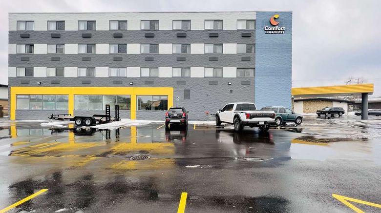 Comfort Inn And Suites Beaver Dam Exterior. Images powered by <a href="https://iceportal.shijigroup.com" target="_blank" rel="noopener">Ice Portal</a>.