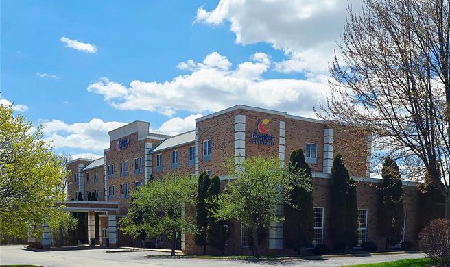 Comfort Inn & Suites Grafton Exterior