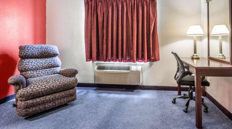 Quality Inn Redgranite Room