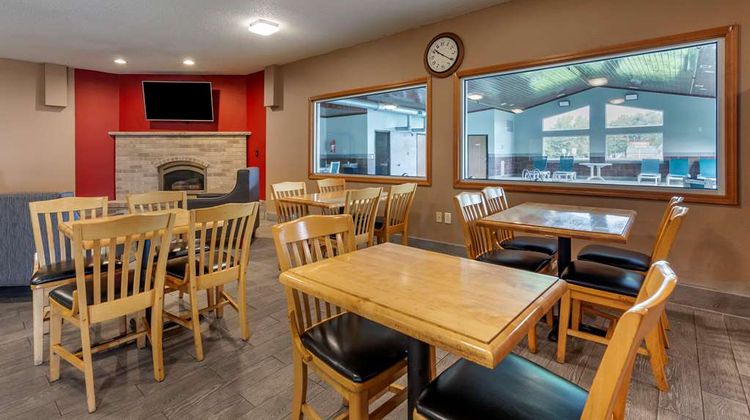 Quality Inn Redgranite Restaurant