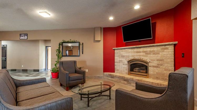 Quality Inn Redgranite Lobby