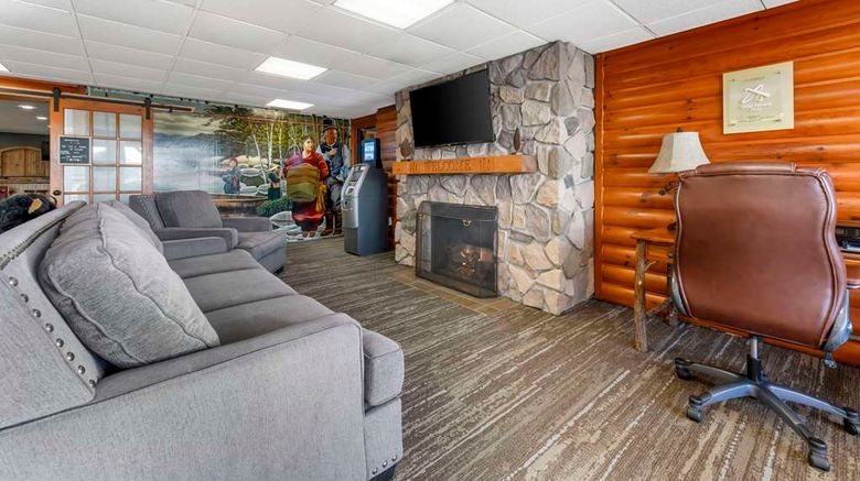 <b>Quality Inn Ashland Lobby</b>. Images powered by <a href="https://iceportal.shijigroup.com/" title="IcePortal" target="_blank">IcePortal</a>.