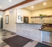 Quality Inn & Suites Lobby