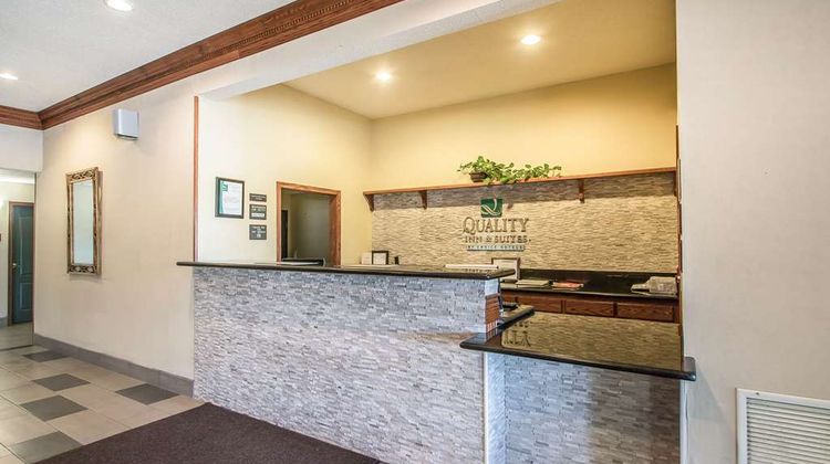 Quality Inn & Suites Lobby