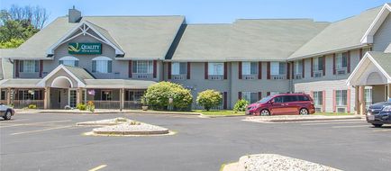 Quality Inn & Suites Exterior