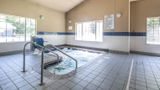 Quality Inn & Suites Pool