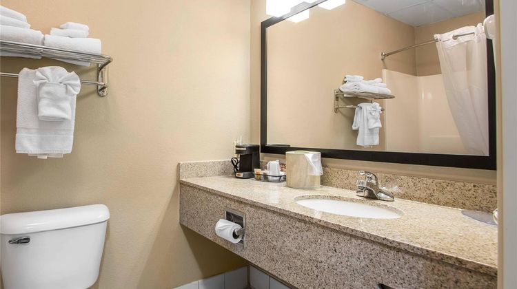 Quality Inn & Suites Room