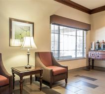 Quality Inn & Suites Lobby